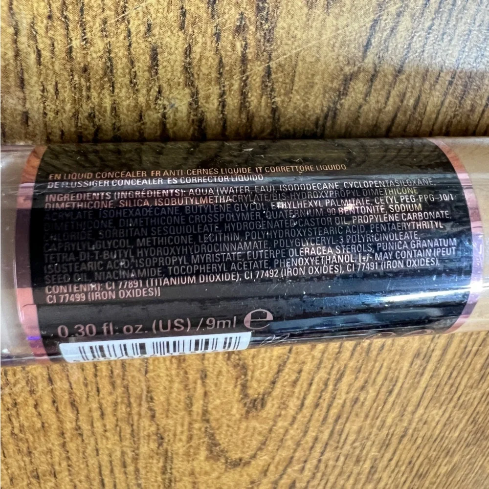 Revolution C-2 Conceal & Define Infinite Long Wear Concealer Crease Proof